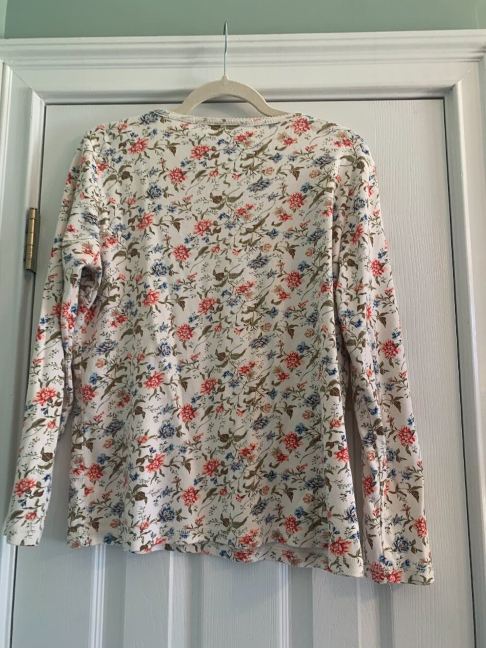 Liz Claiborne Medium Long Sleeve Floral Tee Shirt - Picture 10 of 10